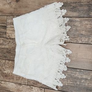 Monoreno Boho Lace Shorts in Ivory